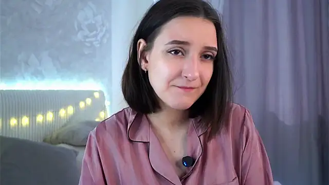 FalineBeacher online show from April 12, 2026, 2:38 am