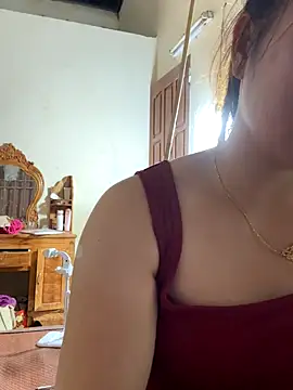 Snapshot of Moan_Mary chatting on October 6, 2025, 10:45 am Moan Mary online show from October 6, 2025, 10:45 am