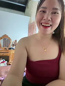 Snapshot of Moan_Mary chatting on October 12, 2025, 10:14 am Moan Mary online show from October 12, 2025, 10:14 am