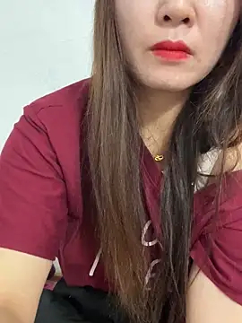 Snapshot of Moan_Mary chatting on November 3, 2025, 11:37 pm Moan Mary online show from November 3, 2025, 11:37 pm