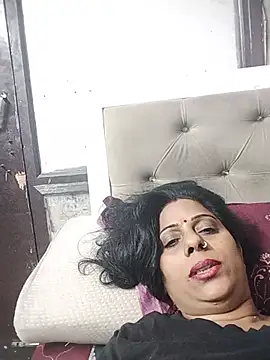 Snapshot of Soniya_Roy chatting on July 14, 2026, 2:12 pm Soniya Roy online show from July 14, 2026, 2:12 pm