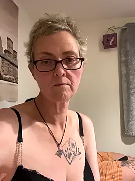 Curvy-Jinx online show from November 29, 2025, 8:45 pm