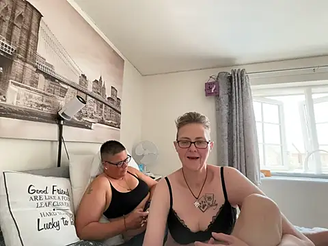 Curvy-Jinx online show from July 21, 2026, 11:01 am