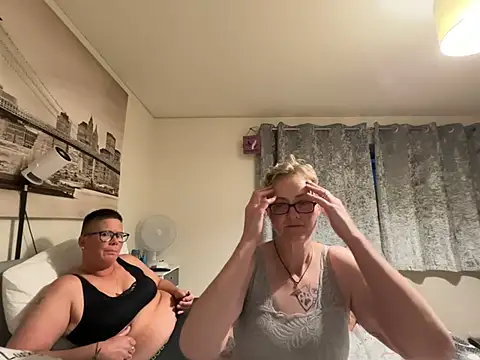 Curvy-Jinx online show from July 22, 2026, 8:44 pm