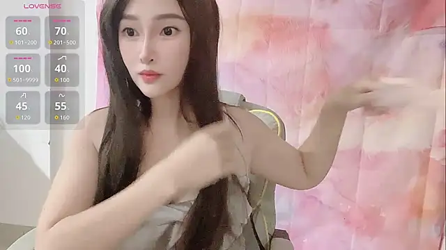 Crush-7ii online show from October 4, 2025, 1:53 pm