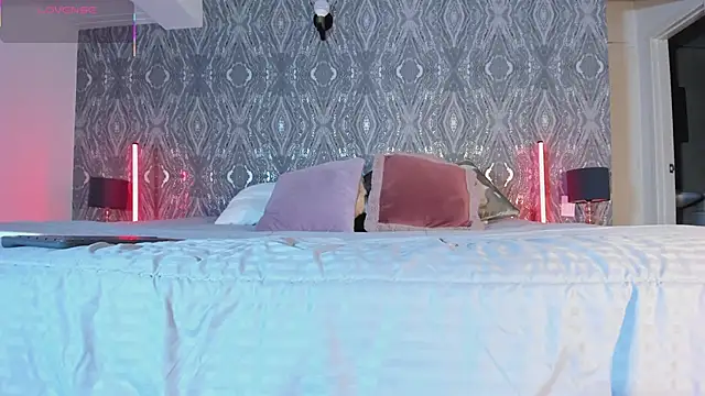 MartinaRizzi online show from February 19, 2026, 8:49 pm