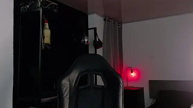 Angelabl0odborne online show from October 10, 2025, 7:35 pm