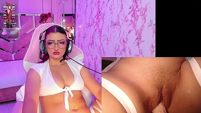 Snapshot of AriaNova_ chatting on October 19, 2025, 1:12 pm AriaNova online show from October 19, 2025, 1:12 pm