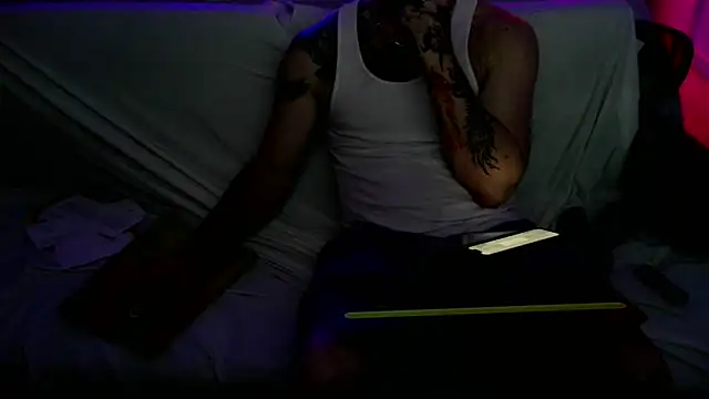 Luv2SuckBWC92 online show from September 25, 2025, 8:40 am