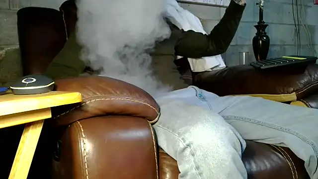 Luv2SuckBWC92 online show from December 21, 2025, 3:46 am