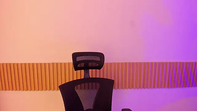 OliviaSweett online show from October 6, 2025, 7:00 pm