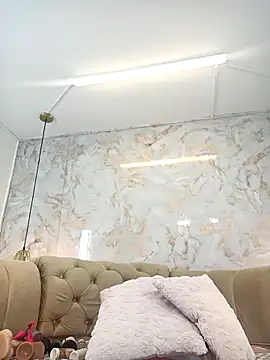 nathaliamiller online show from November 25, 2025, 7:03 pm