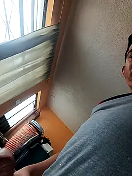 Snapshot of Exitante96 chatting on December 14, 2025, 6:56 pm Exitante96 online show from December 14, 2025, 6:56 pm