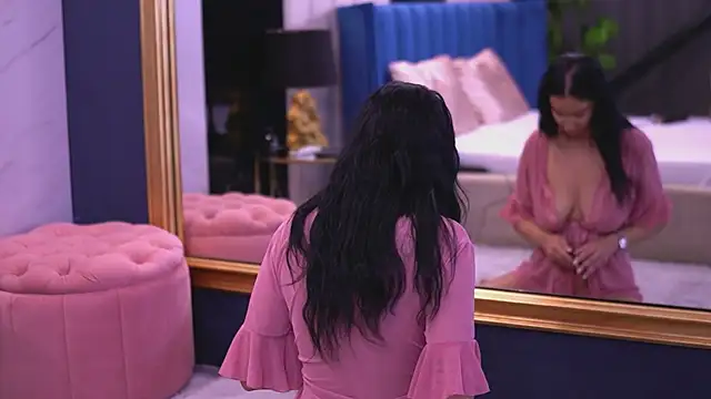 FrancescaDante online show from April 13, 2026, 7:14 am