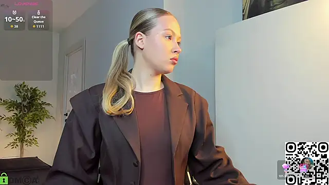 Margo-pvt online show from November 29, 2025, 12:57 am