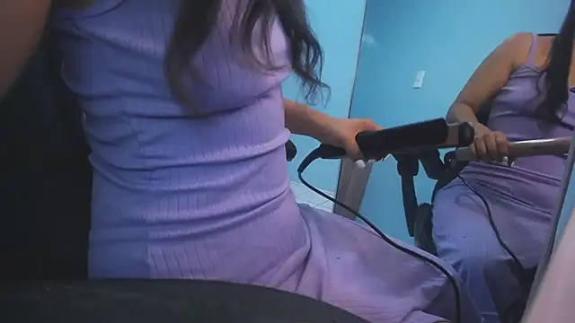 victoria hernandez t  online show from November 13, 2025, 12:59 pm