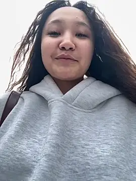 KissMeEva online show from October 5, 2025, 9:07 am