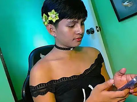 Snapshot of Alexx_143 chatting on July 13, 2026, 11:13 am Alexx 143 online show from July 13, 2026, 11:13 am