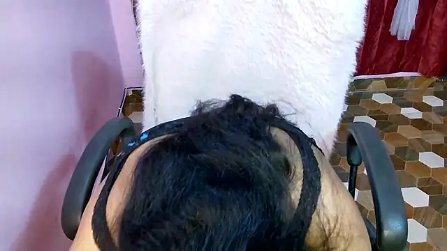 QUEEN SAKHI- online show from February 25, 2026, 5:33 pm