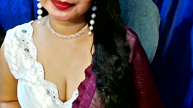 QUEEN SAKHI- online show from April 20, 2026, 12:52 pm