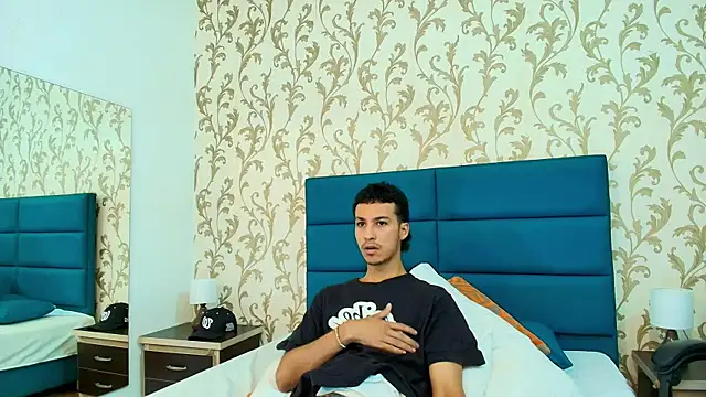 Snapshot of Marcus_Jeron chatting on September 25, 2025, 10:46 pm Marcus Jeron online show from September 25, 2025, 10:46 pm