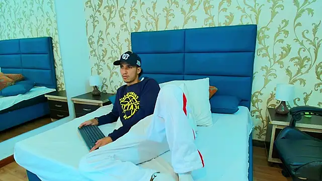 Snapshot of Marcus_Jeron chatting on September 27, 2025, 12:48 am Marcus Jeron online show from September 27, 2025, 12:48 am