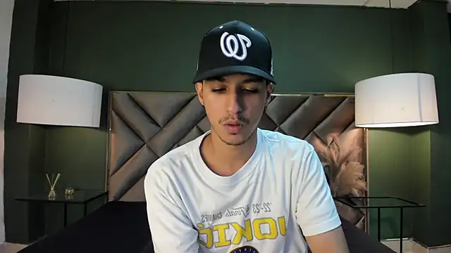 Snapshot of Marcus_Jeron chatting on September 29, 2025, 3:55 am Marcus Jeron online show from September 29, 2025, 3:55 am