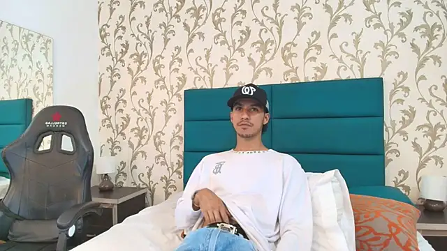 Snapshot of Marcus_Jeron chatting on September 29, 2025, 11:09 pm Marcus Jeron online show from September 29, 2025, 11:09 pm