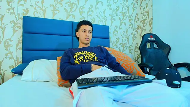 Snapshot of Marcus_Jeron chatting on October 16, 2025, 2:34 am Marcus Jeron online show from October 16, 2025, 2:34 am