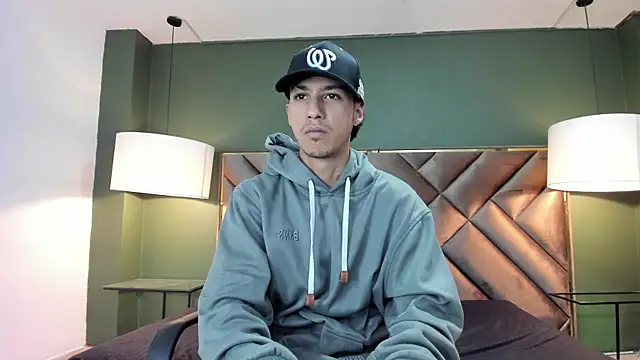 Snapshot of Marcus_Jeron chatting on October 21, 2025, 9:37 pm Marcus Jeron online show from October 21, 2025, 9:37 pm