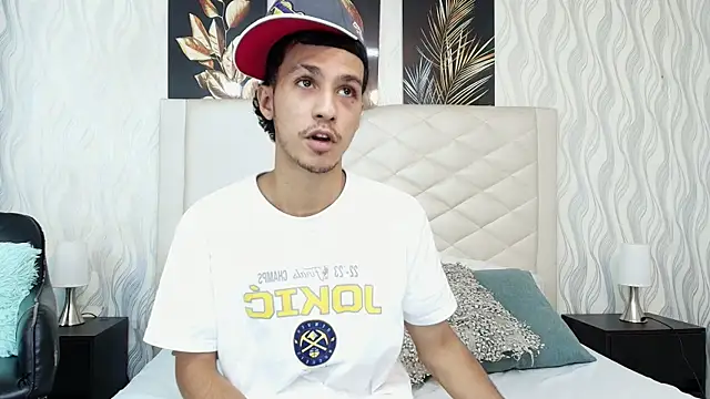 Snapshot of Marcus_Jeron chatting on October 27, 2025, 7:07 pm Marcus Jeron online show from October 27, 2025, 7:07 pm