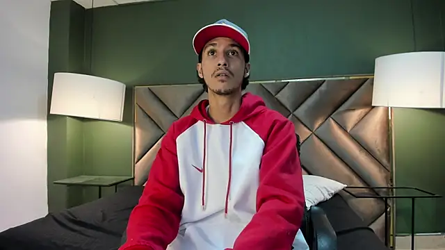 Snapshot of Marcus_Jeron chatting on November 7, 2025, 3:28 am Marcus Jeron online show from November 7, 2025, 3:28 am