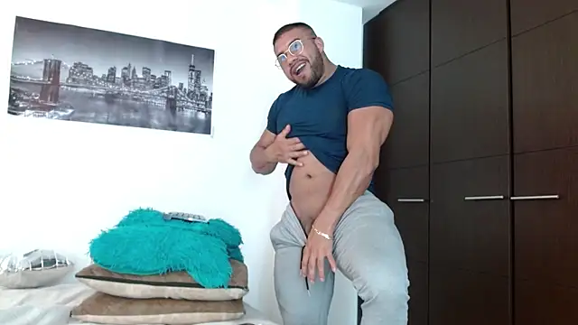 AntonyDAngelo25 online show from October 6, 2025, 9:23 pm