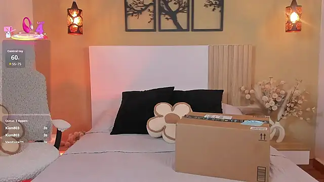 Camila Bustamante online show from November 12, 2025, 6:19 pm