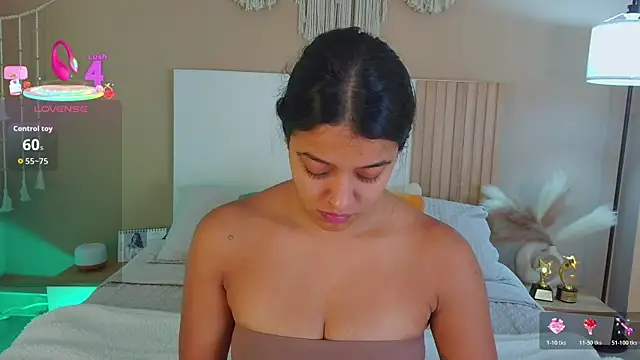 Snapshot of Camila_Bustamante chatting on July 10, 2026, 1:25 pm Camila Bustamante online show from July 10, 2026, 1:25 pm
