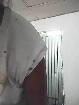 marinita13 online show from November 25, 2025, 1:33 pm