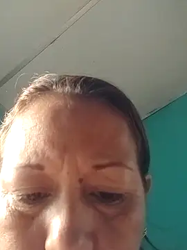 marinita13 online show from December 18, 2025, 12:55 pm