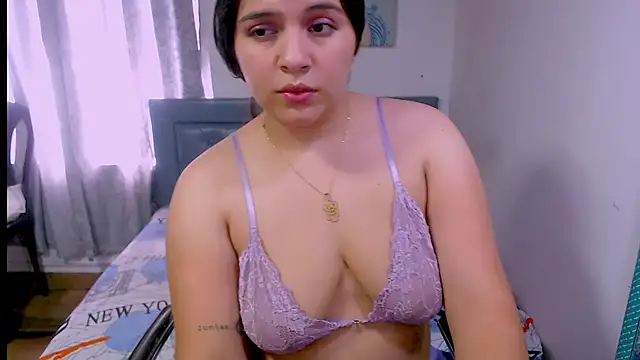 Snapshot of sarah_aguilar chatting on September 17, 2025, 8:10 pm sarah aguilar online show from September 17, 2025, 8:10 pm