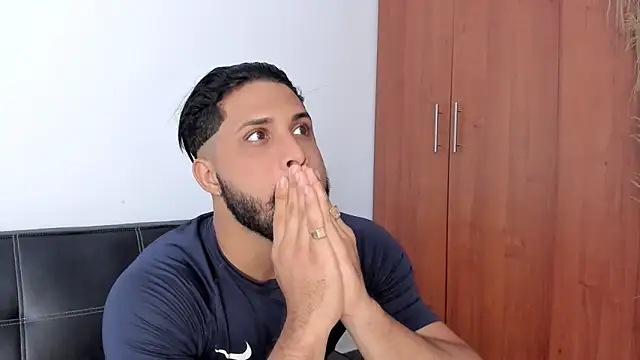 Pier Simons online show from November 9, 2025, 4:16 pm