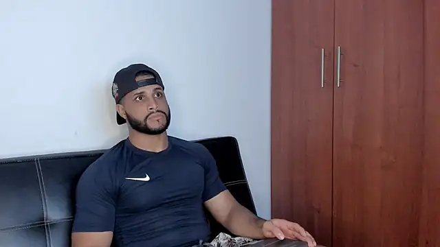 Pier Simons online show from November 11, 2025, 7:08 am