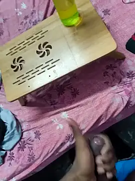 tamilnomad69 online show from April 1, 2026, 1:23 pm