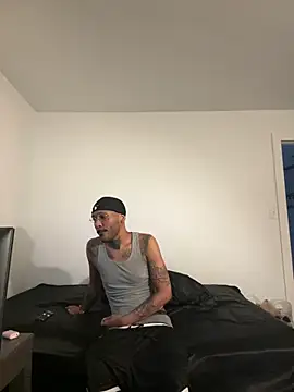Snapshot of bamfbobbybrown chatting on August 7, 2026, 12:01 am bamfbobbybrown online show from August 7, 2026, 12:01 am