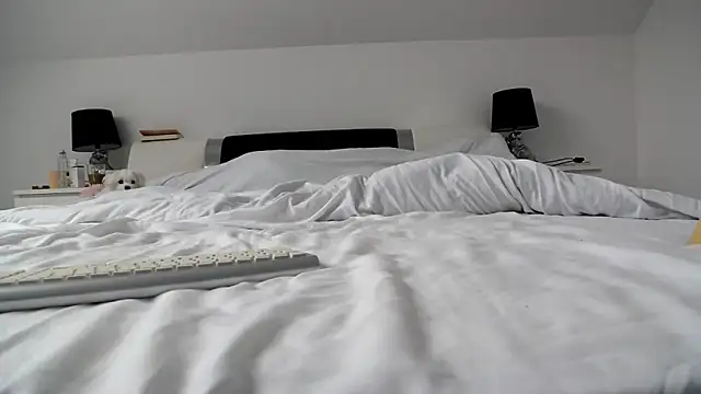 ArabianMalikah online show from October 14, 2025, 6:36 am