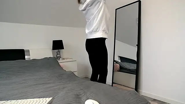 ArabianMalikah online show from December 2, 2025, 8:19 am