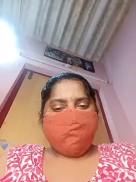 Jessi 25 online show from October 30, 2025, 6:19 pm