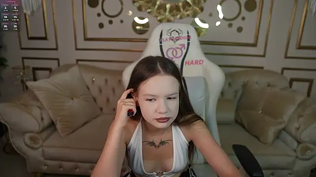 Claire Dreams online show from September 11, 2025, 6:57 am