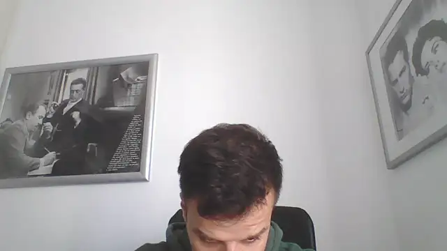 Snapshot of FROCETTO93 chatting on October 20, 2025, 12:16 pm FROCETTO93 online show from October 20, 2025, 12:16 pm