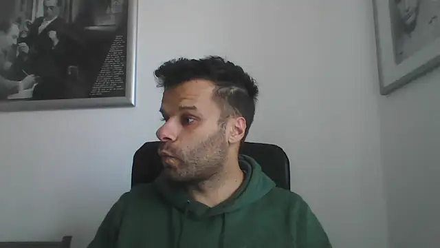 Snapshot of FROCETTO93 chatting on October 30, 2025, 1:56 pm FROCETTO93 online show from October 30, 2025, 1:56 pm