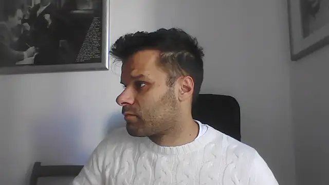 Snapshot of FROCETTO93 chatting on November 4, 2025, 1:32 pm FROCETTO93 online show from November 4, 2025, 1:32 pm