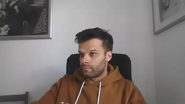 Snapshot of FROCETTO93 chatting on November 7, 2025, 1:11 pm FROCETTO93 online show from November 7, 2025, 1:11 pm